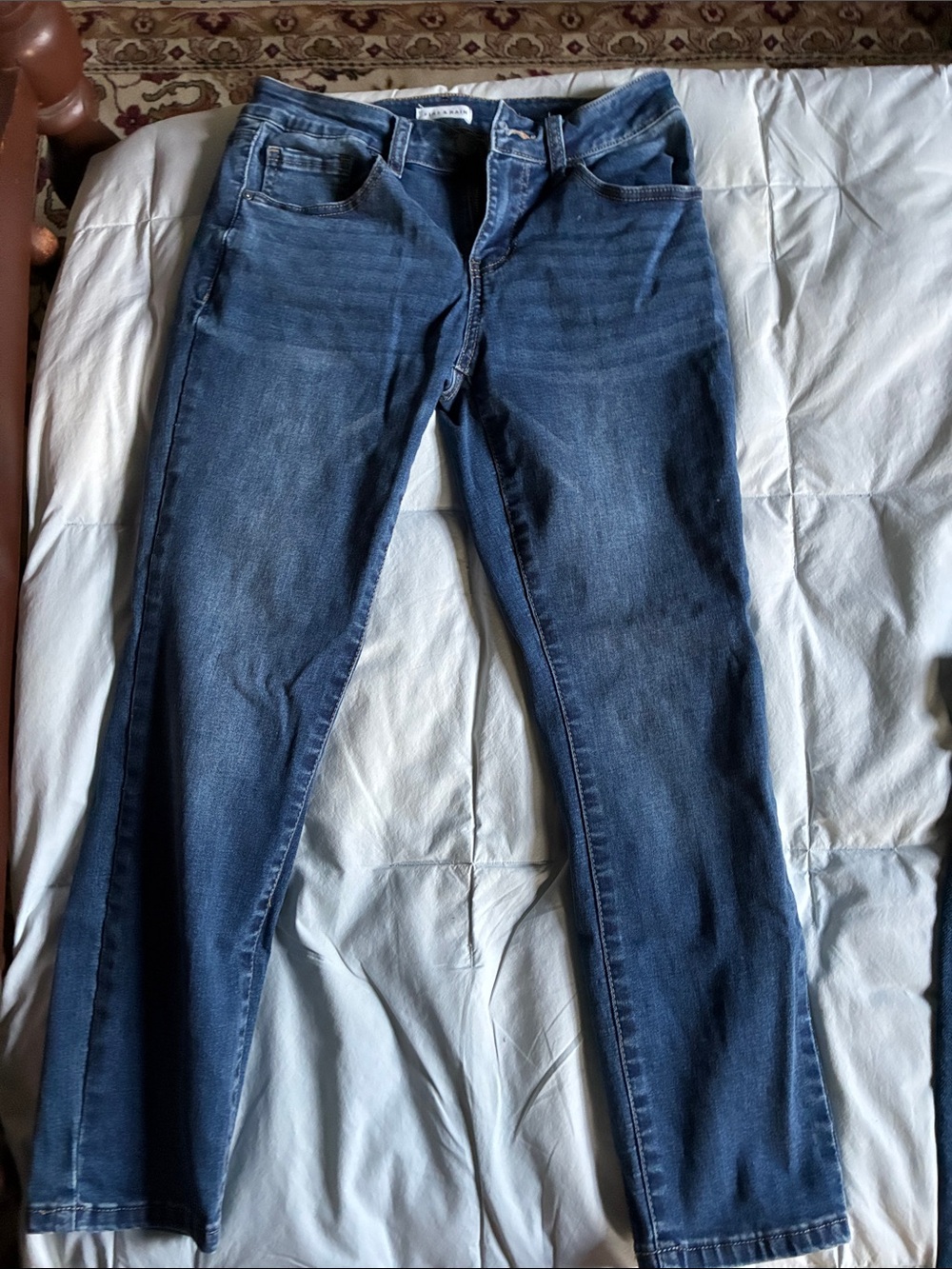 Straight-Leg Women's Jeans in Medium Blue Denim